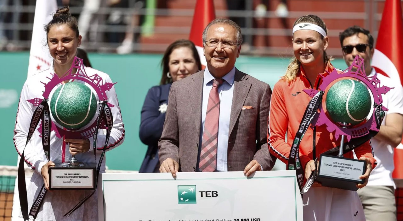 İstanbul'da şampiyon Anastasia Potapova... İki Rus tenisçi final oynadı